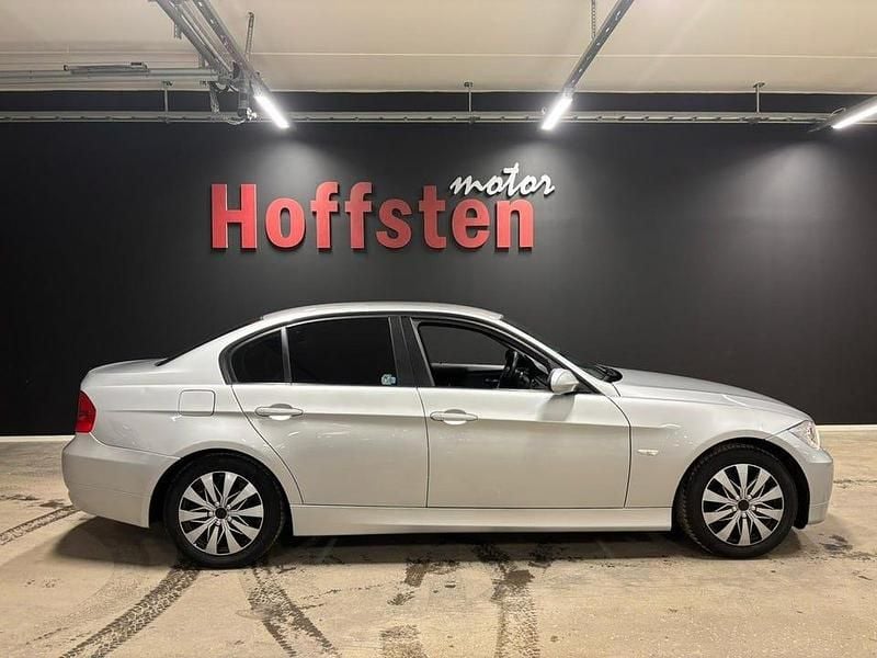 Begagnad BMW 320 Advantage 150 HK (110 kW) 2006 Ljusgrå Sedan