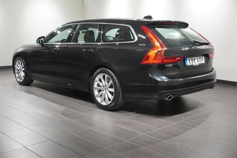 Begagnad Volvo V90 Momentum 191 HK (140 kW) 2020 Okänd Kombi