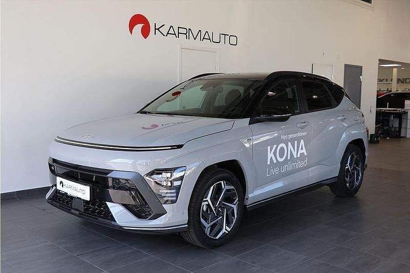 Grå Begagnad 2023 Hyundai Kona N Line SUV | 350 910 kr (Dyr) - Bild 1/4