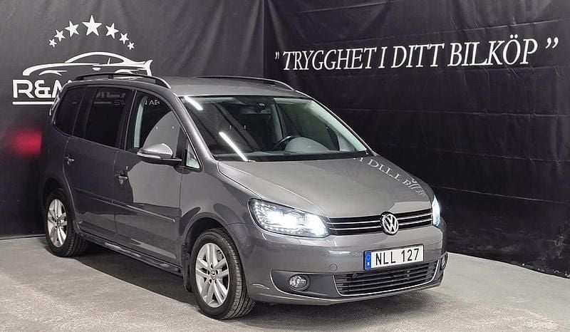 Begagnad VW Touran 140 HK (102 kW) 2015 Grå Minibuss