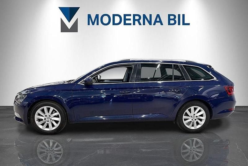 Begagnad Skoda Superb Business Line 190 HK (139 kW) 2017 Blå Kombi