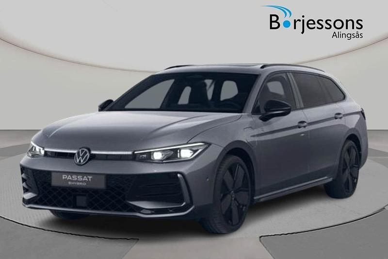 Ny 2026 VW Passat R-line | 589 900 kr (Marknadspris) - Bild 1/4