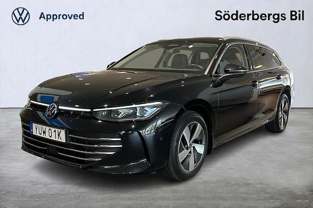 Svart Begagnad 2024 VW Passat Business Kombi | 369 000 kr (Dyr) - Bild 1/4