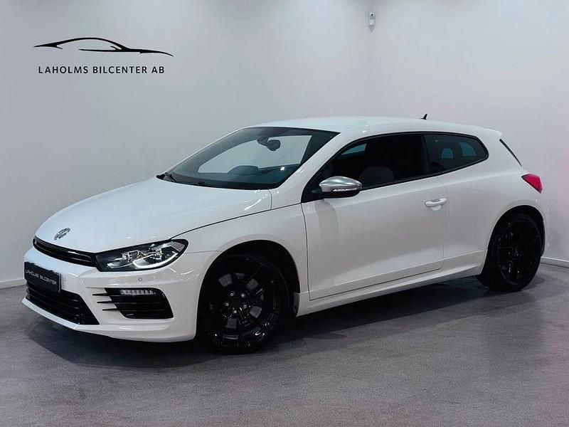 Vit Begagnad 2016 VW Scirocco R Sportkupé | 189 900 kr - Bild 1/4
