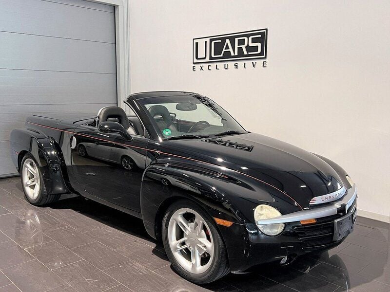 Begagnad 2003 Chevrolet SSR LS Pickup | 319 900 kr - Bild 1/4