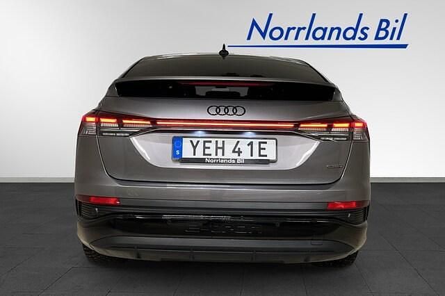 Begagnad Audi Q4 Sportback e-tron Proline 219 kW (299 HK) 2022 Tyfongrå metallic SUV