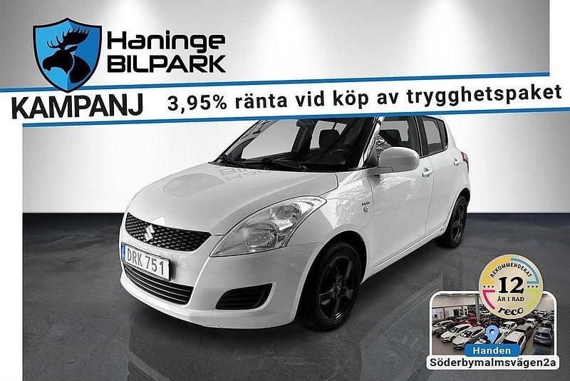 Vit Begagnad 2013 Suzuki Swift Halvkombi | 59 900 kr (Marknadspris) - Bild 1/2
