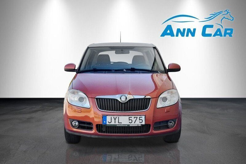 Orange Begagnad 2009 Skoda Fabia Halvkombi | 45 000 kr (Marknadspris) - Bild 1/2