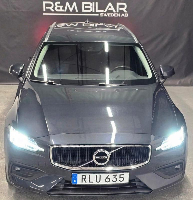 Begagnad Volvo V60 Momentum 190 HK (139 kW) 2018 Grå Kombi