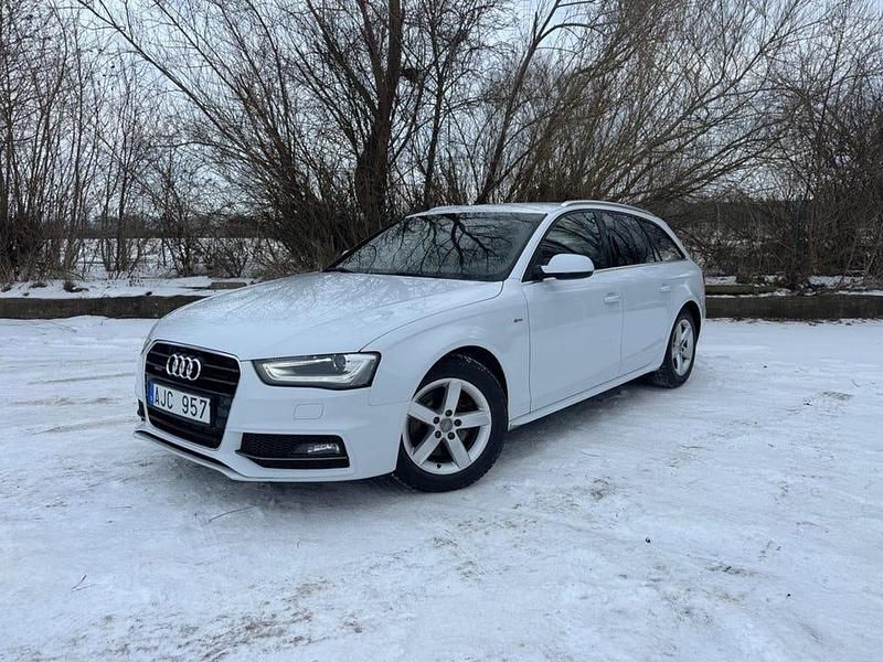 Begagnad Audi A4 S-Line 177 HK (130 kW) 2013 Vit Kombi