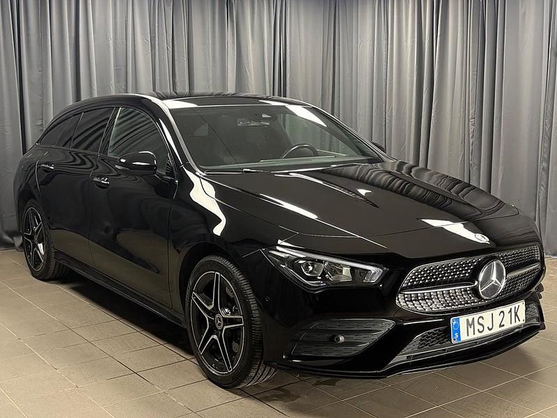 Begagnad Mercedes CLA250e Shooting Brake AMG 160 HK (117 kW) 2022 Svart Kombi