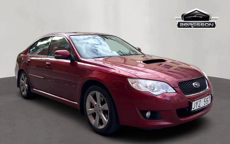 Röd Begagnad 2008 Subaru Legacy Sedan | 34 900 kr (Marknadspris) - Bild 1/4