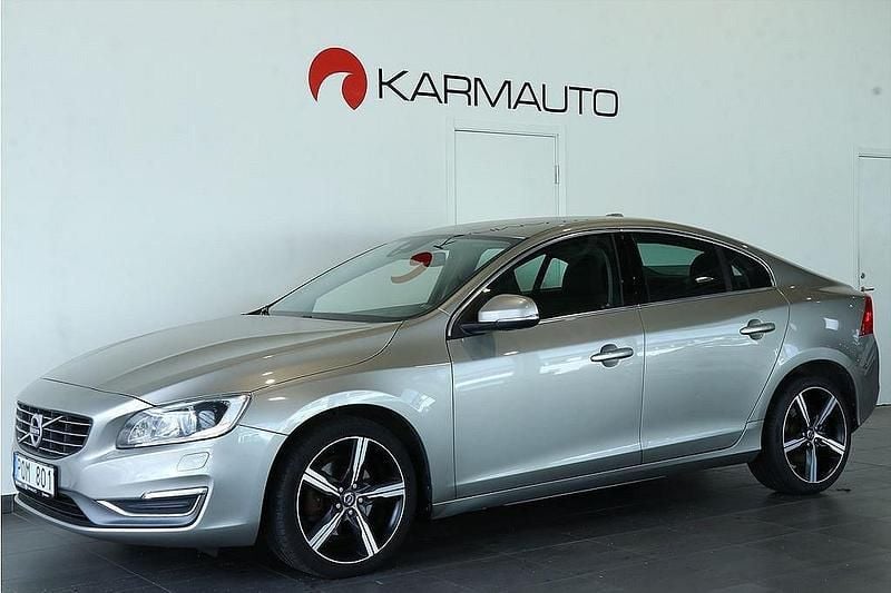 Ljusbrun Begagnad 2013 Volvo S60 Momentum Sedan | 119 900 kr (Marknadspris) - Bild 1/4