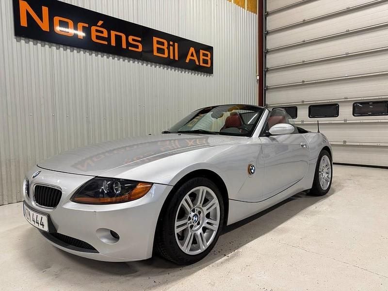 Begagnad BMW Z4 192 HK (141 kW) 2003 Silver Cab
