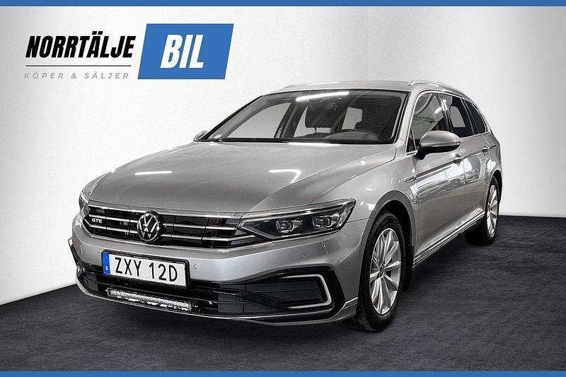 Silver Begagnad 2021 VW Passat GTE Kombi | 179 900 kr (Bra pris) - Bild 1/4