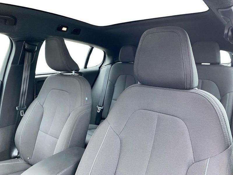 Begagnad Volvo C40 Core 172 kW (234 HK) 2023 Svart SUV