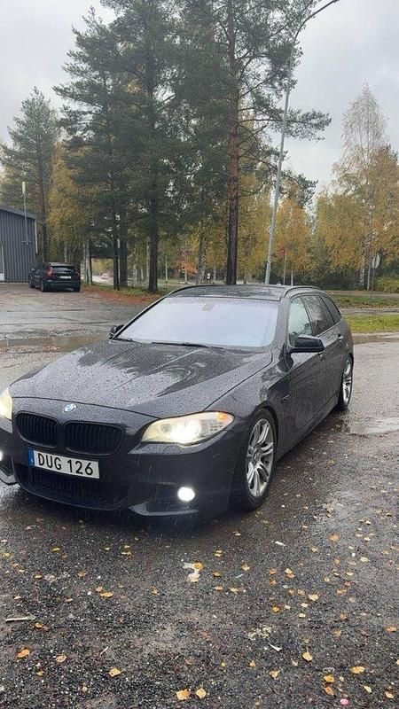 Blå Begagnad 2012 BMW 535 M Sport Kombi | 160 000 kr (Marknadspris) - Bild 1/4