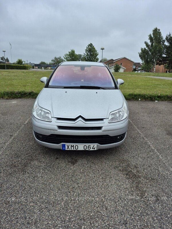 Silver Begagnad 2006 Citroën C4 Halvkombi | 32 900 kr - Bild 1/4