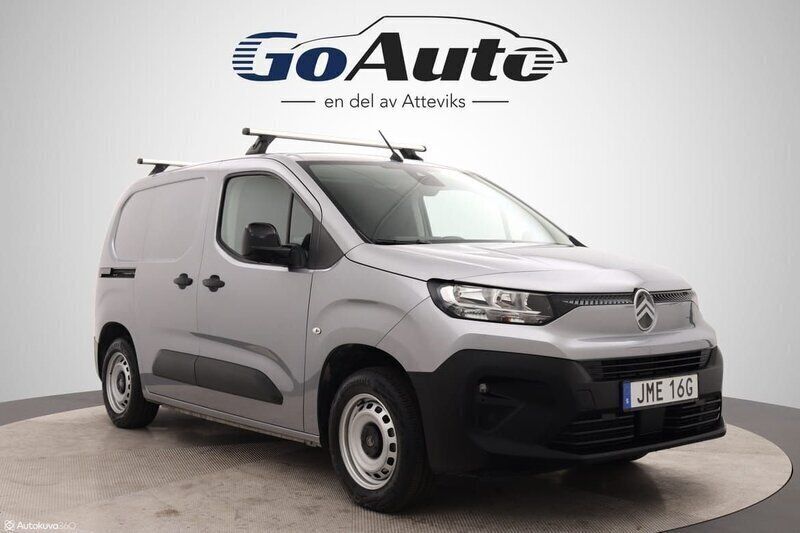 Grå Begagnad 2024 Citroën Berlingo Minibuss | 249 500 kr (Superpris) - Bild 1/4
