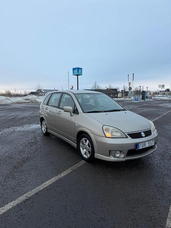 Begagnad Suzuki Liana 107 HK (78 kW) 2006