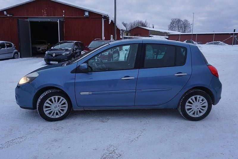 Begagnad Renault Clio R.S. 75 HK (55 kW) 2010 Blå Halvkombi