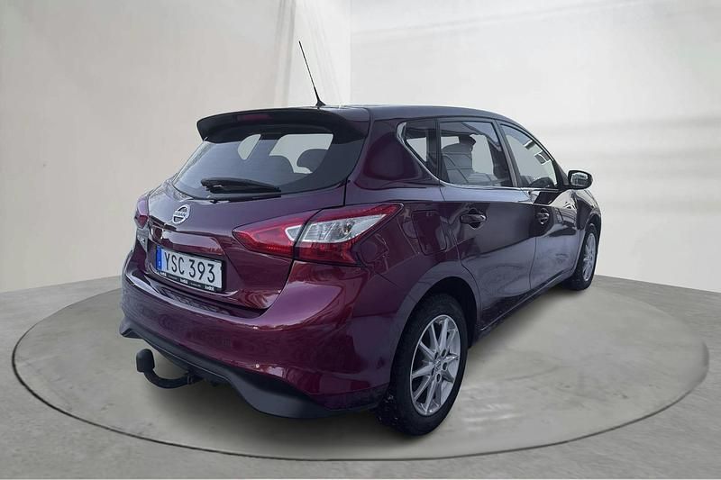 Begagnad Nissan Pulsar Acenta Connect 115 HK (84 kW) 2017 Mörkröd Halvkombi