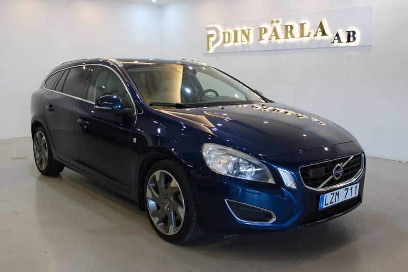 Blå Begagnad 2012 Volvo V60 Momentum Kombi | 69 900 kr (Marknadspris) - Bild 1/4