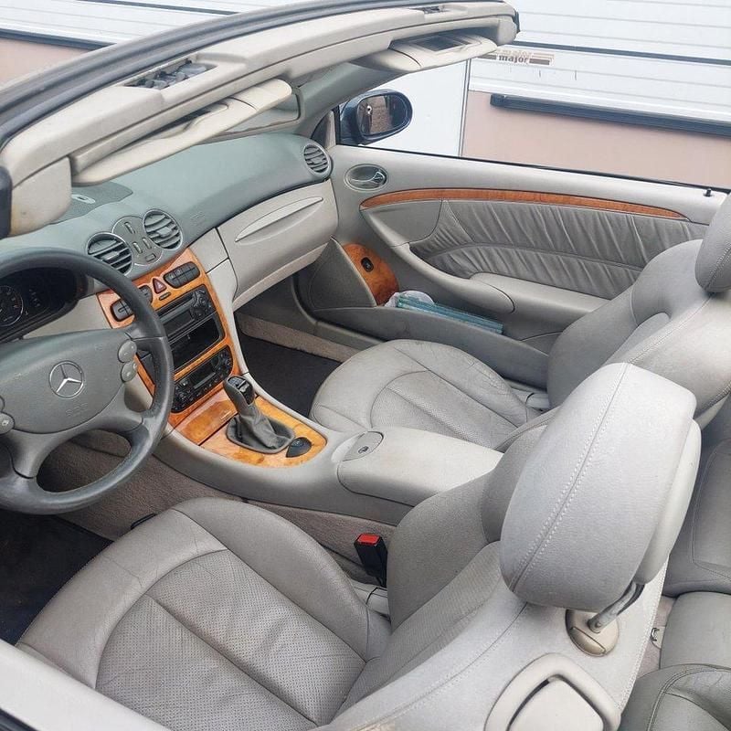 Blå Begagnad 2004 Mercedes CLK200 Elegance Cab | 72 000 kr (Bra pris) - Bild 1/4