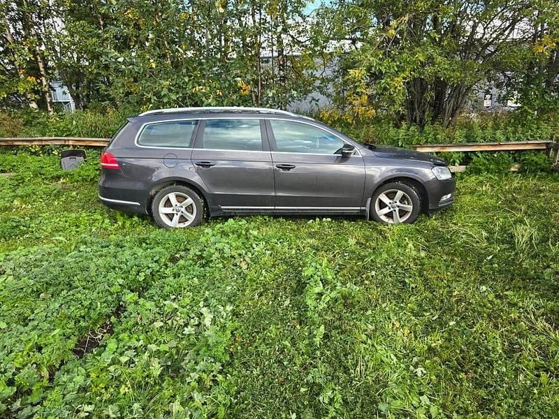 Begagnad 2012 VW Passat Kombi | 15 000 kr - Bild 1/3
