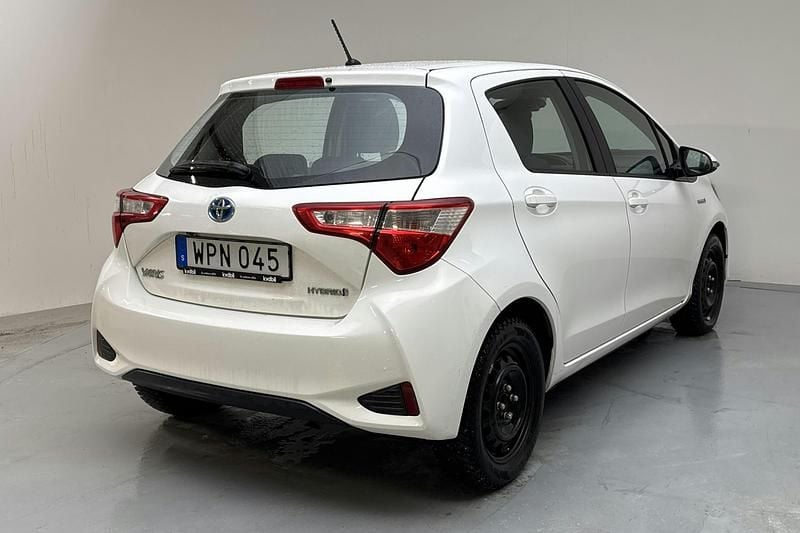 Begagnad Toyota Yaris Active 101 HK (74 kW) 2018 Vit