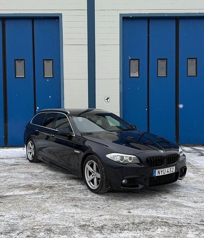 Begagnad BMW 520 M Sport 184 HK (135 kW) 2012 Svart Kombi
