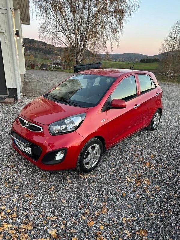 Röd Begagnad 2014 Kia Picanto Halvkombi | 59 900 kr (Marknadspris) - Bild 1/4