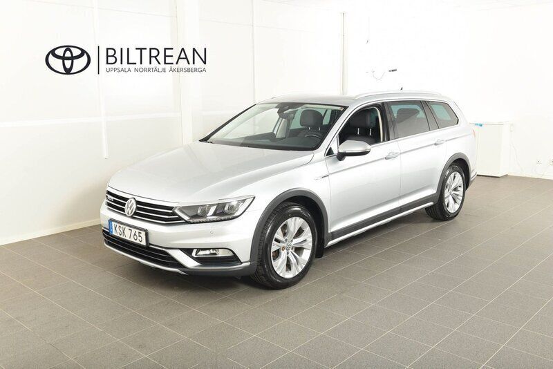 Silver Begagnad 2017 VW Passat Alltrack Kombi | 178 900 kr (Marknadspris) - Bild 1/4