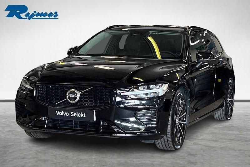 Svart Begagnad 2023 Volvo V60 Plus Kombi | 399 900 kr (Dyr) - Bild 1/4