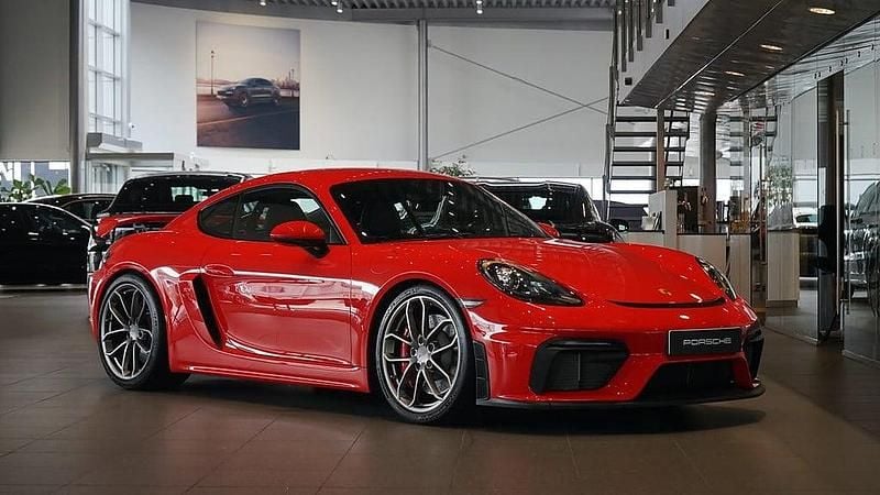 Röd Begagnad 2021 Porsche 718 Cayman GT4 Sportkupé | 1 095 000 kr - Bild 1/4