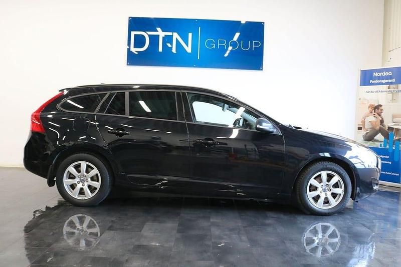 Svart Begagnad 2013 Volvo V60 Kombi | 89 500 kr (Bra pris) - Bild 1/4