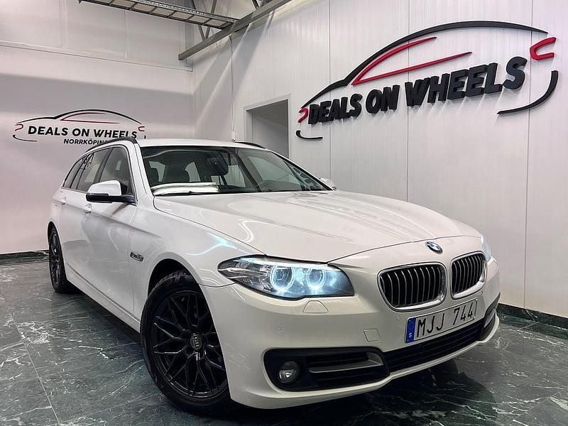 Vit Begagnad 2013 BMW 520 Kombi | 114 900 kr (Marknadspris) - Bild 1/4