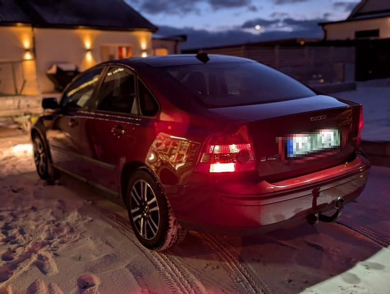 Begagnad 2006 Volvo S40 Sedan | 35 000 kr (Marknadspris) - Bild 1/4