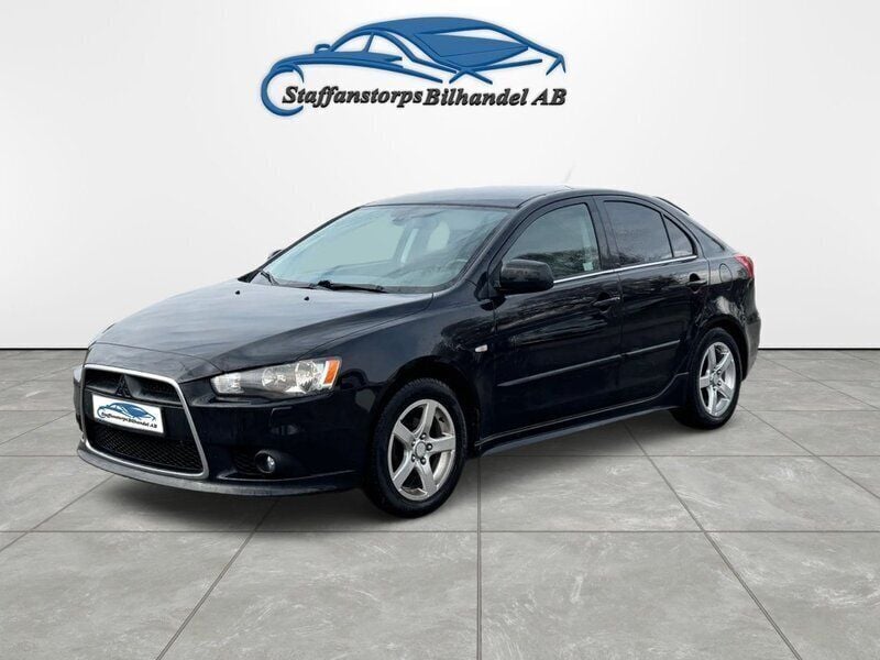 Svart Begagnad 2010 Mitsubishi Lancer Sportback Halvkombi | 49 900 kr (Marknadspris) - Bild 1/4