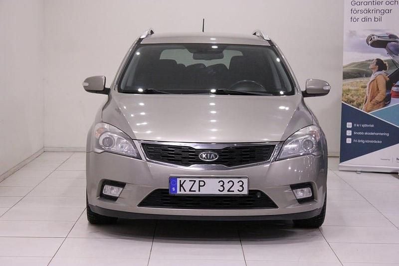 Begagnad Kia Ceed Sportswagon EX 128 HK (94 kW) 2012 Silver Kombi