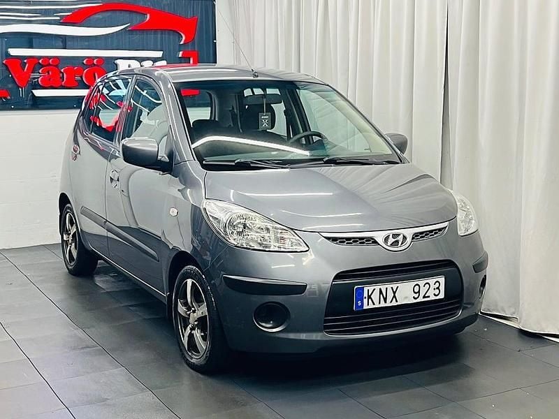 Grå Begagnad 2009 Hyundai i10 Halvkombi | 34 900 kr (Marknadspris) - Bild 1/4