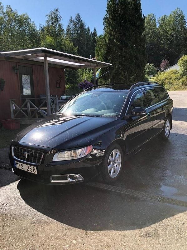 Svart Begagnad 2013 Volvo V70 Momentum Kombi | 69 900 kr (Bra pris) - Bild 1/4