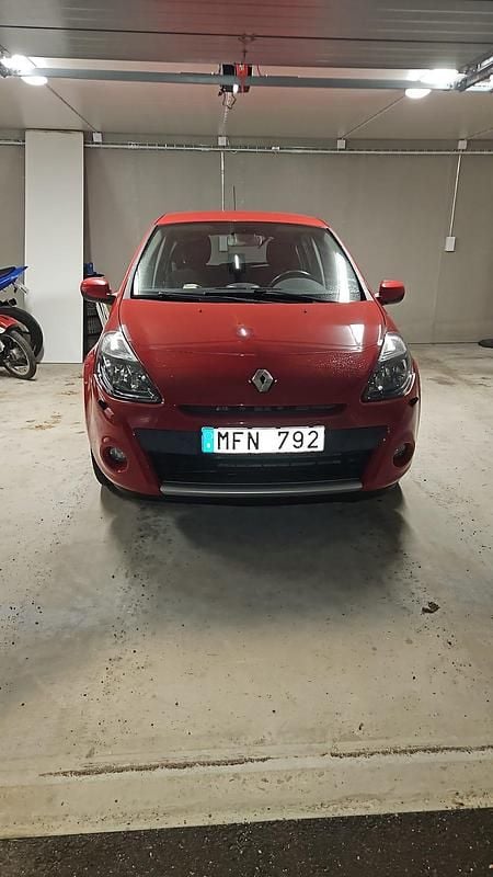 Begagnad 2012 Renault Clio R.S. Halvkombi | 45 000 kr (Marknadspris) - Bild 1/1