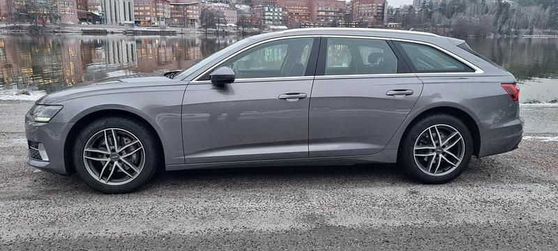 Grå Begagnad 2020 Audi A6 Sport Kombi | 295 000 kr (Marknadspris) - Bild 1/4