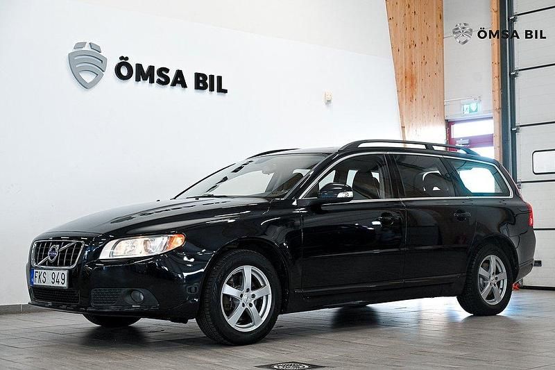 Svart Begagnad 2009 Volvo V70 Momentum Kombi | 74 800 kr (Marknadspris) - Bild 1/4