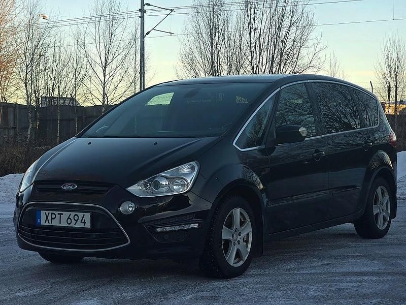 Svart Begagnad 2014 Ford S-MAX S Minibuss | 104 900 kr (Marknadspris) - Bild 1/4