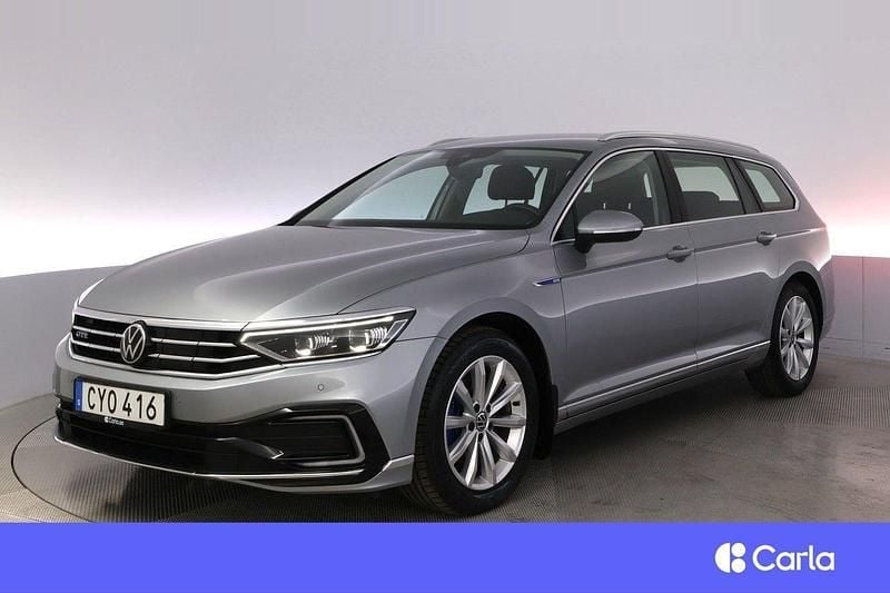 Silver Begagnad 2020 VW Passat Executive Kombi | 243 900 kr (Marknadspris) - Bild 1/2