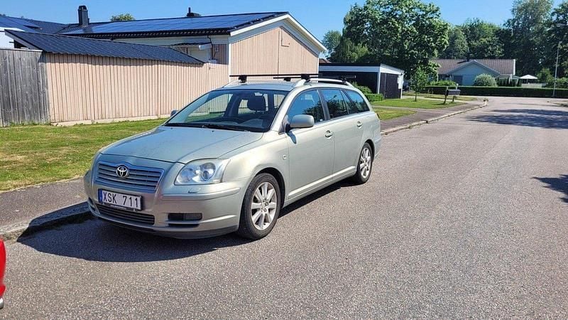 Grön Begagnad 2006 Toyota Avensis Kombi | 16 000 kr (Bra pris) - Bild 1/4