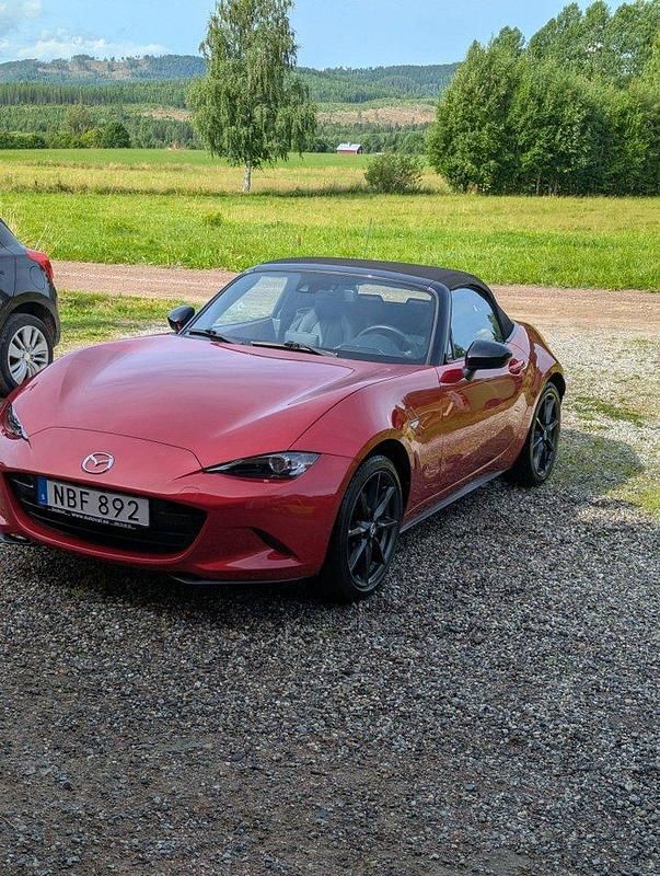 Röd Begagnad 2016 Mazda MX5 Cab | 218 000 kr (Bra pris) - Bild 1/4