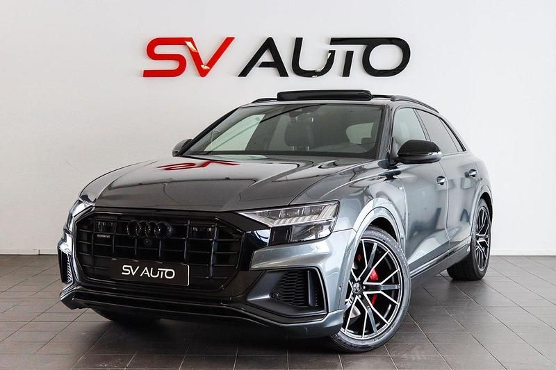 Grå Begagnad 2018 Audi Q8 S-Line SUV | 589 900 kr (Lite dyr) - Bild 1/4